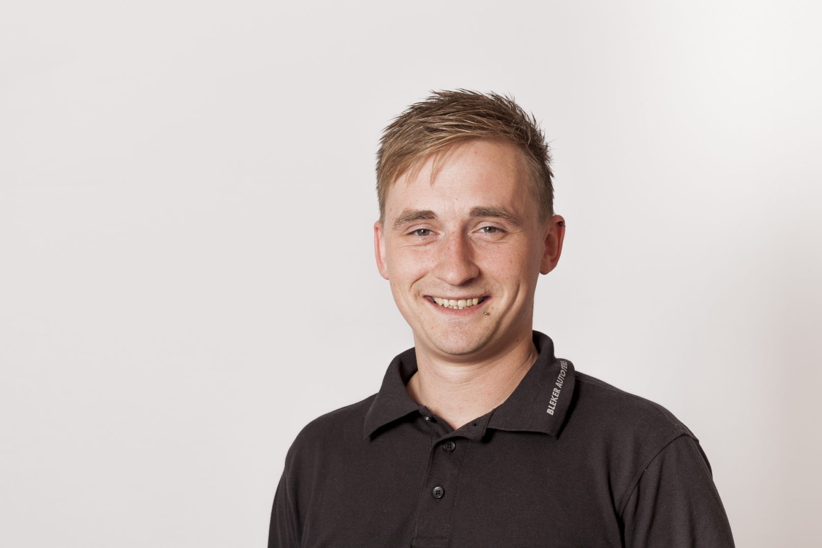 Bleker Autoteile - Edelrot Fotografie