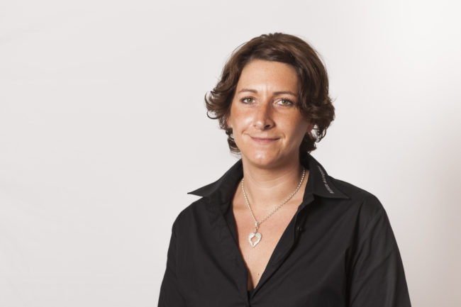 Bleker Autoteile - Edelrot Fotografie